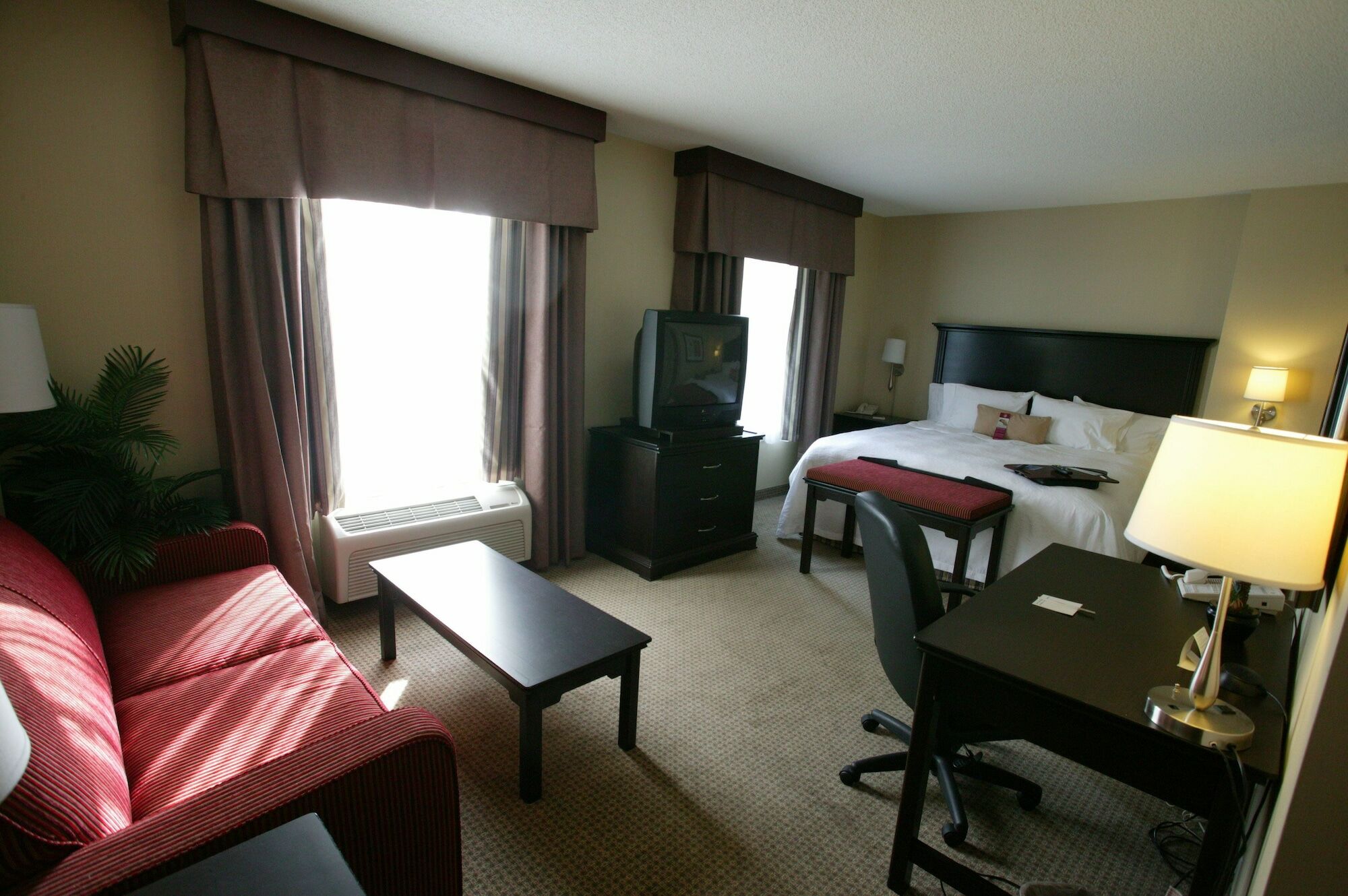 Hampton Inn & Suites Laval Exterior foto